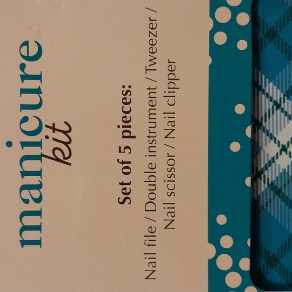 VISAGE 5 PIECE MANICURE SET AND CASE - Picture 7 of 7